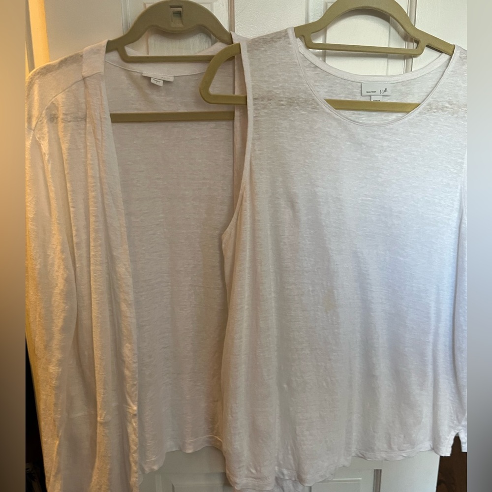 White linen J. Jill sweater set. Gently worn. Includes two pieces. Size L.